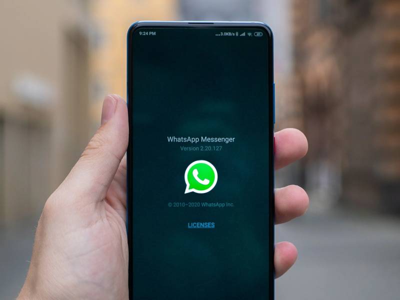 WhatsApp en móvil