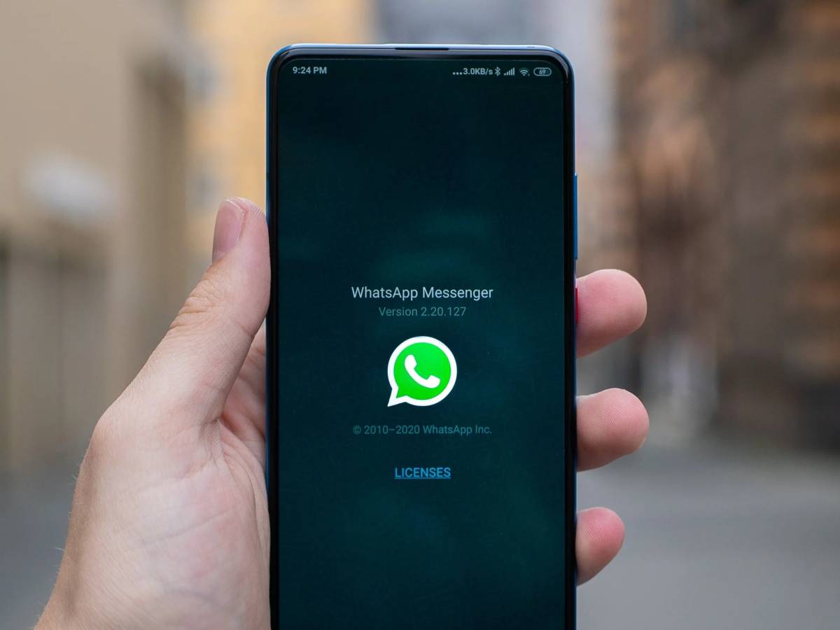 Gemini se actualiza y ya permite enviar mensajes de WhatsApp